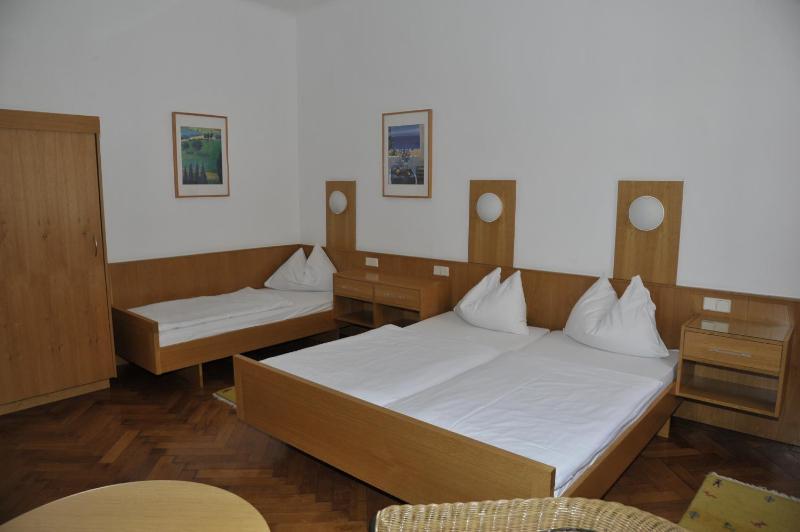 Double Room image 1