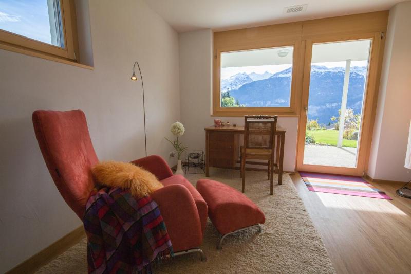 One-Bedroom Apartment image 4
