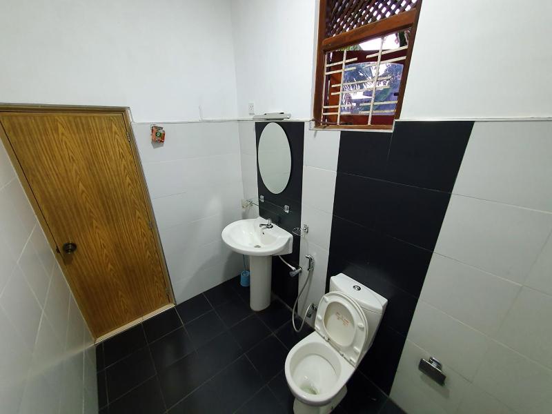 A and D Holiday Inn - image 11
