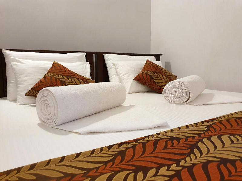 A and D Holiday Inn - image 10