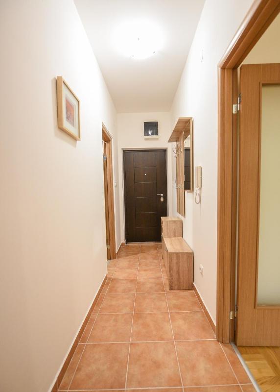 One-Bedroom Apartment image 3