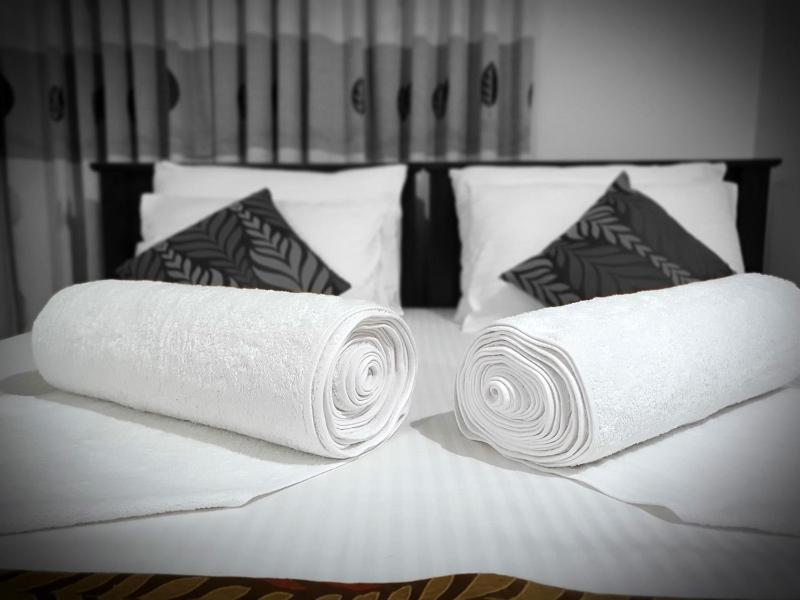 A and D Holiday Inn - image 6