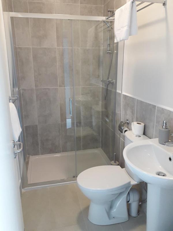 Double Room with Private Bathroom image 4