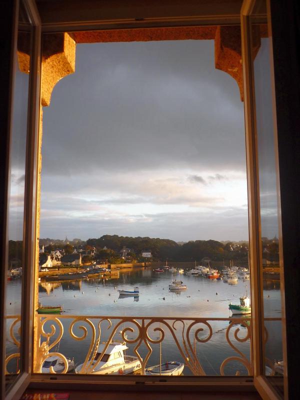 Suite with Sea View image 2