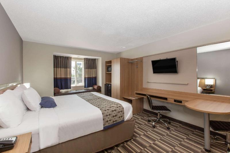 King Room - Non-Smoking image 3