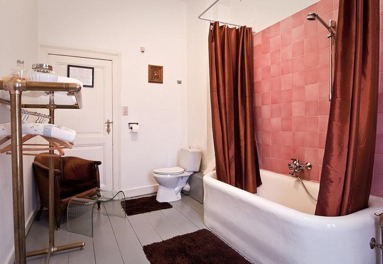 Double Room image 4
