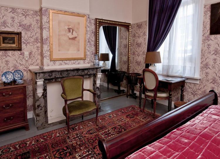 Double Room image 3