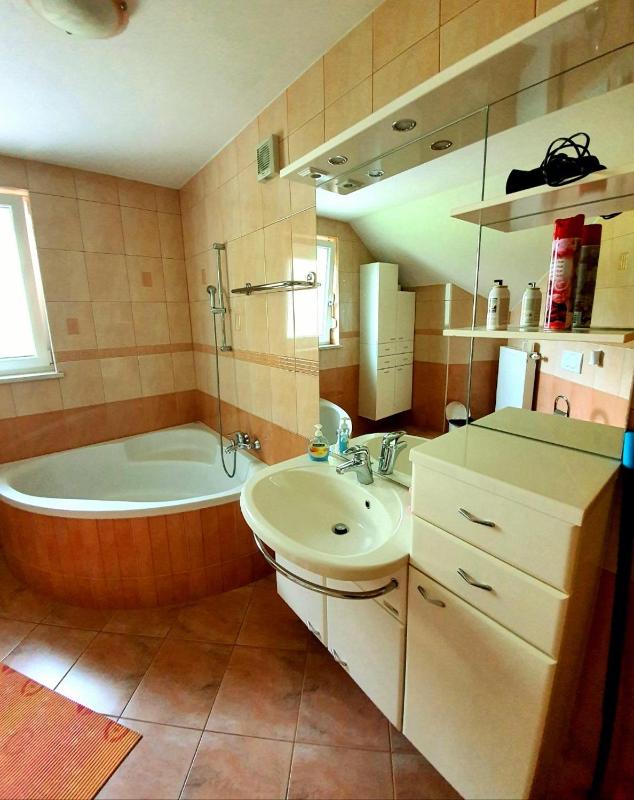 Double Room with Shared Bathroom image 4