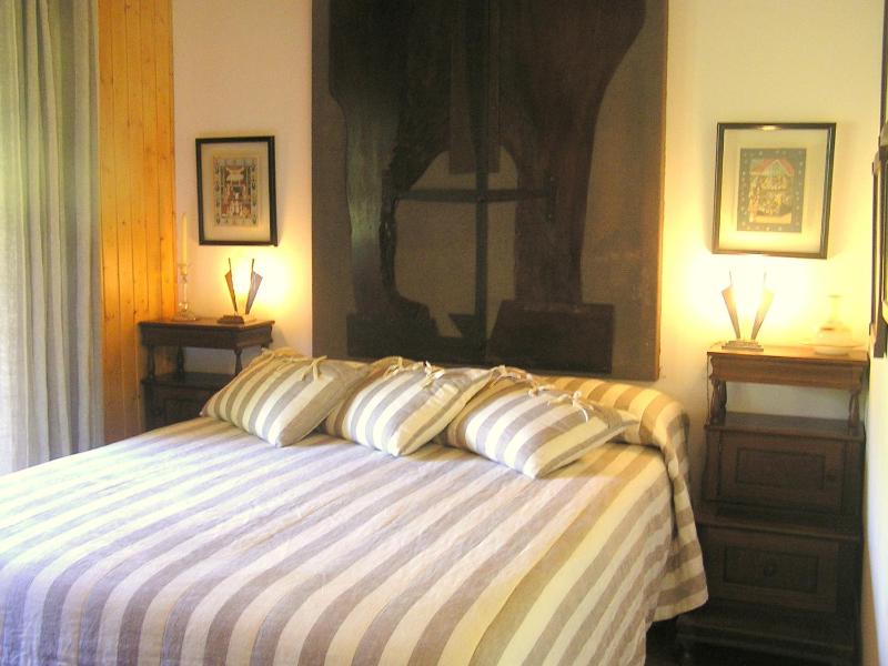 Three-Bedroom House with Pool View image 2