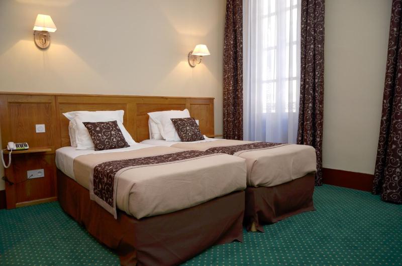 Twin Room image 1