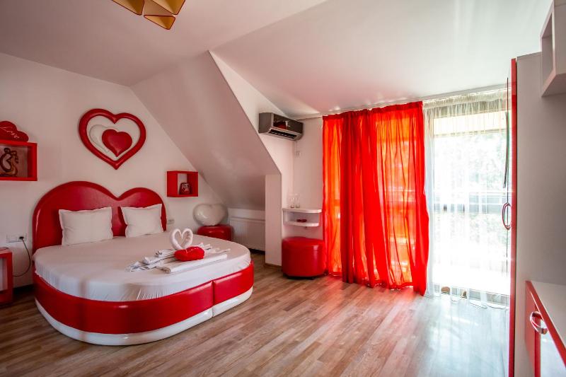 Deluxe Double Room with Balcony - Love image 1