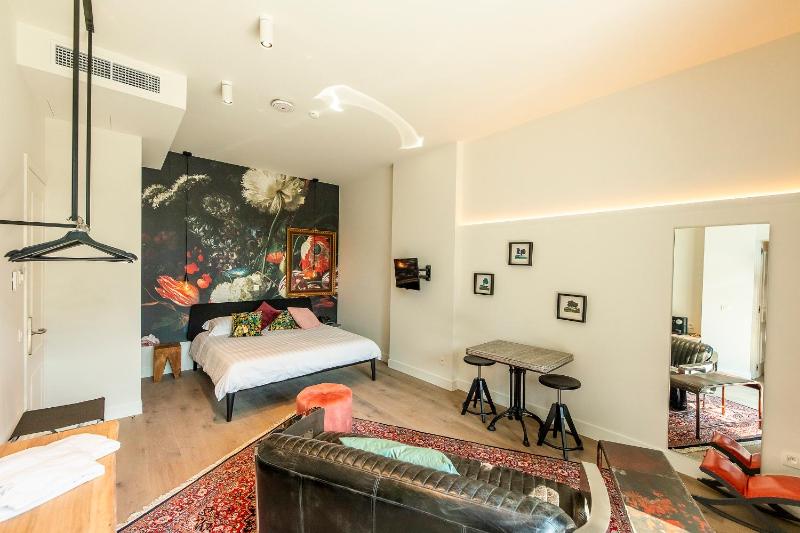 Deluxe Double Room with Terrace image 3