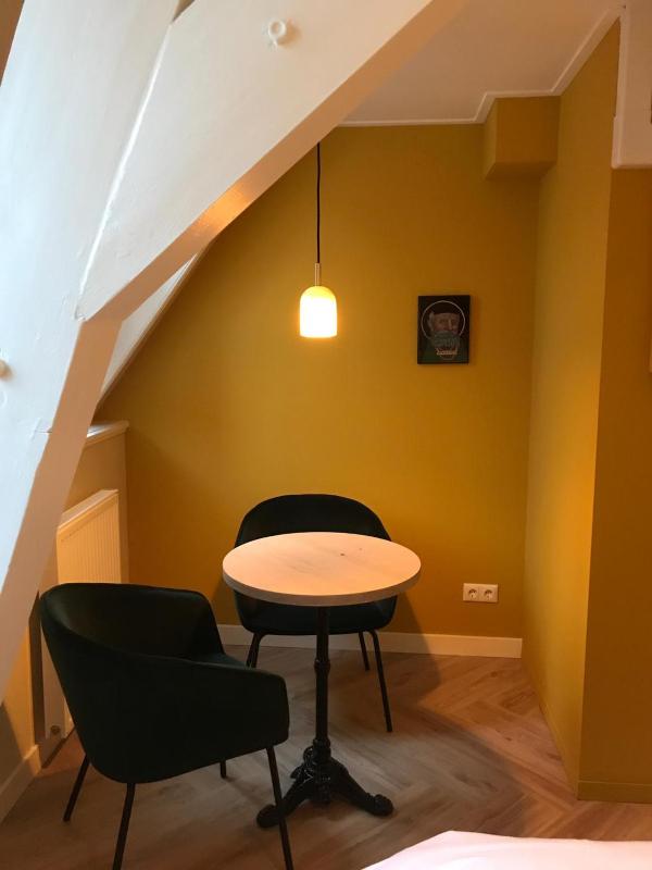 Double Room image 4
