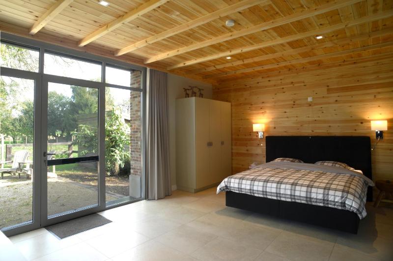 Deluxe Double Room image 3