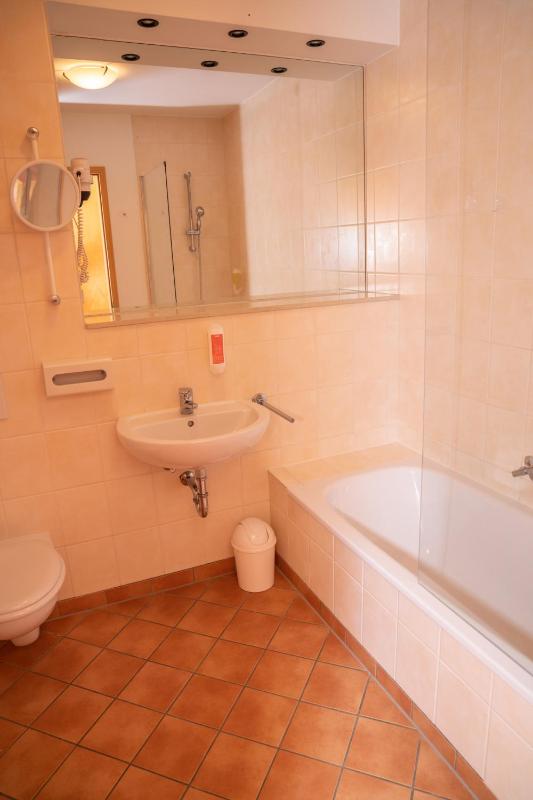 Deluxe Double Room with Balcony image 1