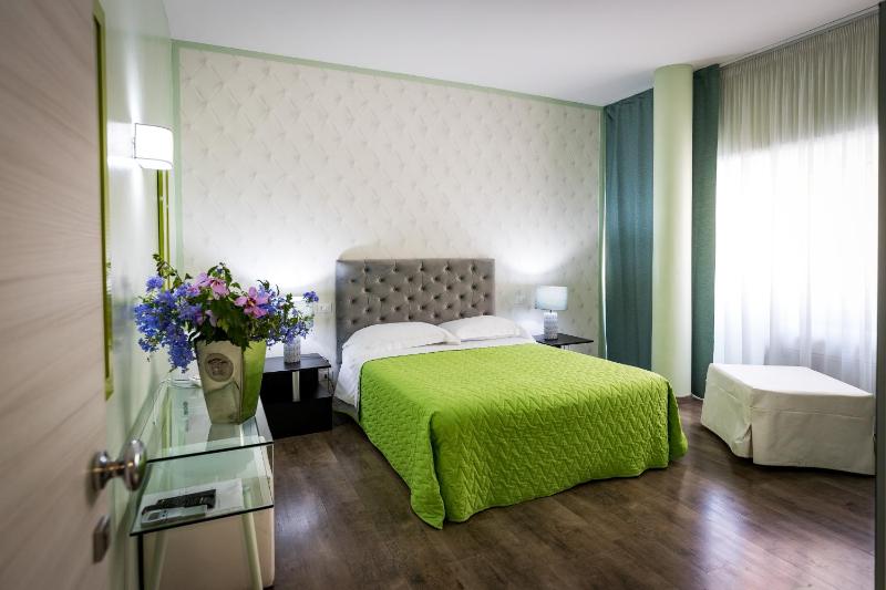 Triple Room image 3