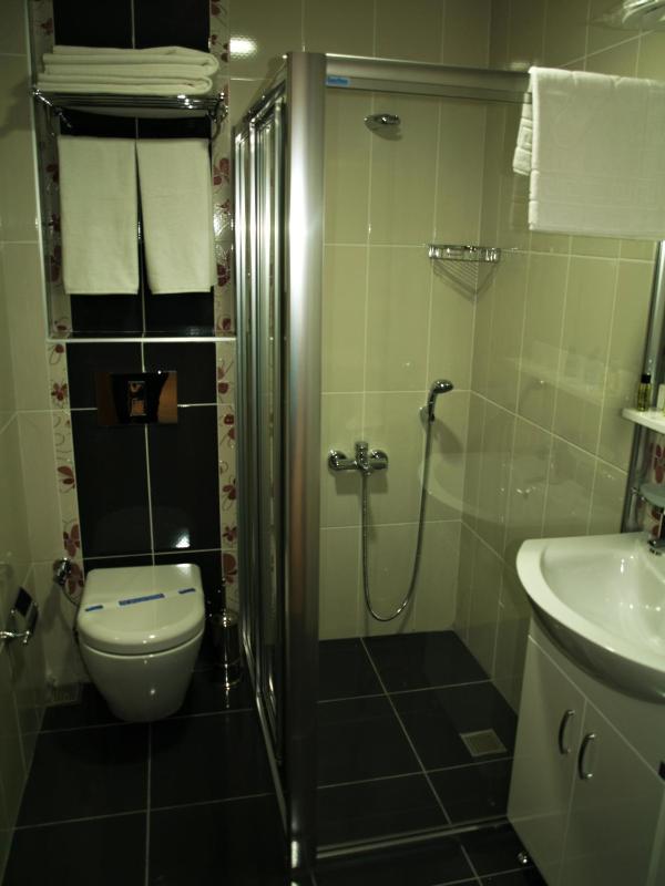 Double Room image 4