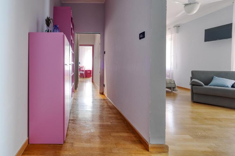 GuestHost - Sant'Orsola Colorful Huge Apartment - image 7