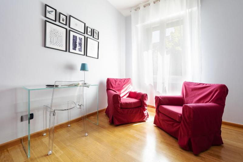 GuestHost - Sant'Orsola Colorful Huge Apartment - image 15