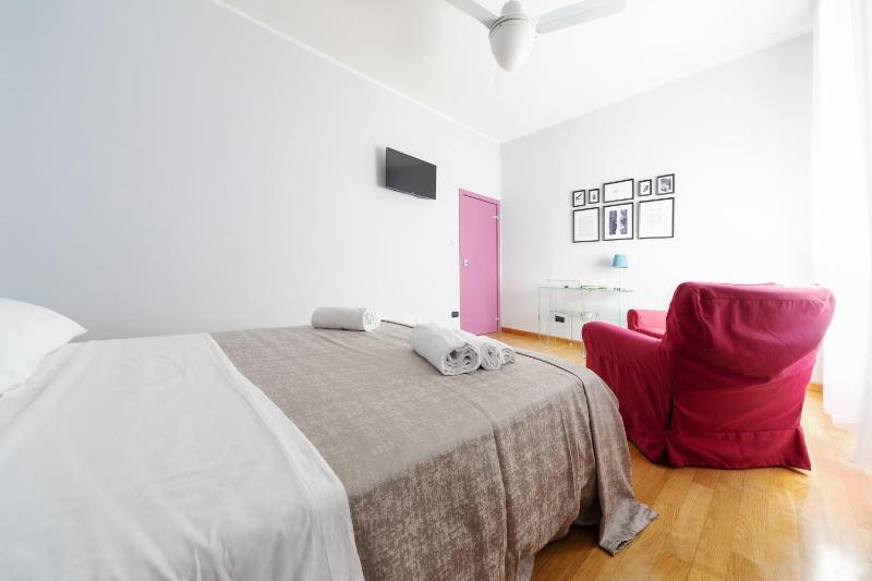 GuestHost - Sant'Orsola Colorful Huge Apartment - image 6