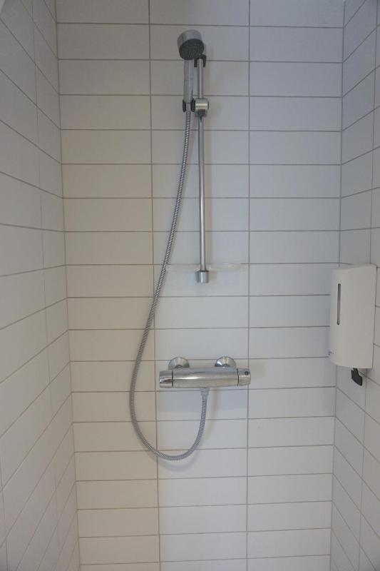 Standard Twin Room image 4