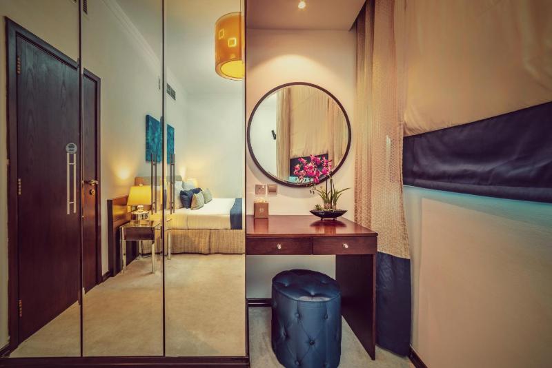 Executive One Bedroom Suite King image 4