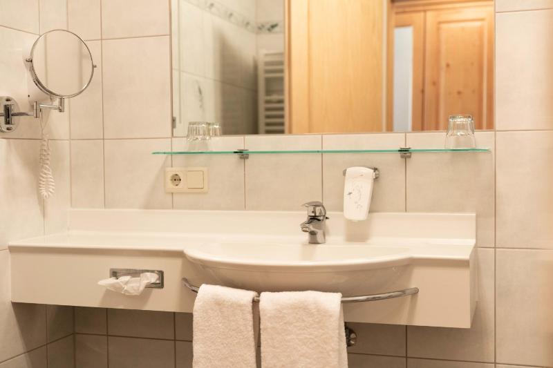 Single Room image 3