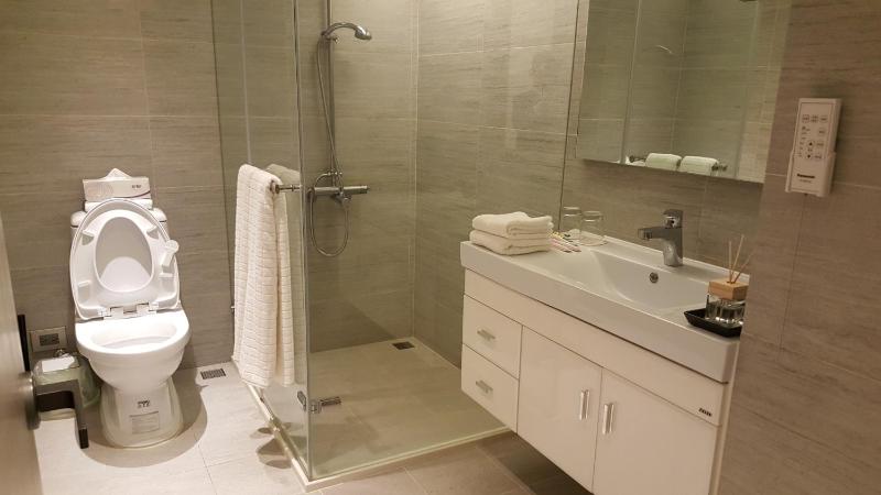 3 Bedrooms and 1 Study and 3 Bathrooms Near Taipei 101 & MRT - image 13