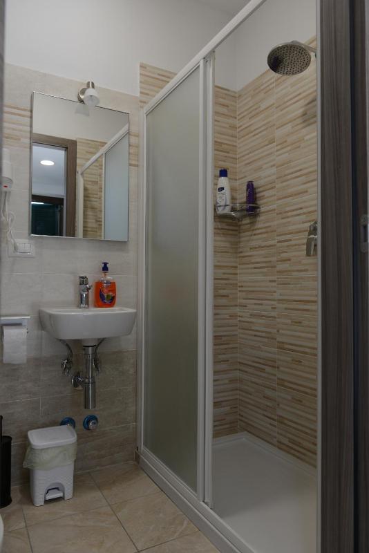Double Room image 2