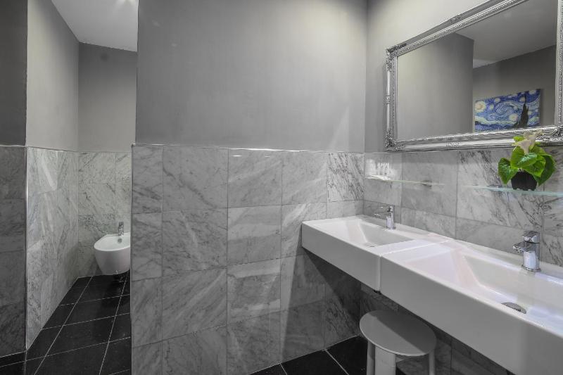 Standard Triple Room image 4