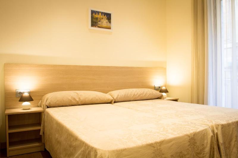 Double or Twin Room with Shared Bathroom image 2
