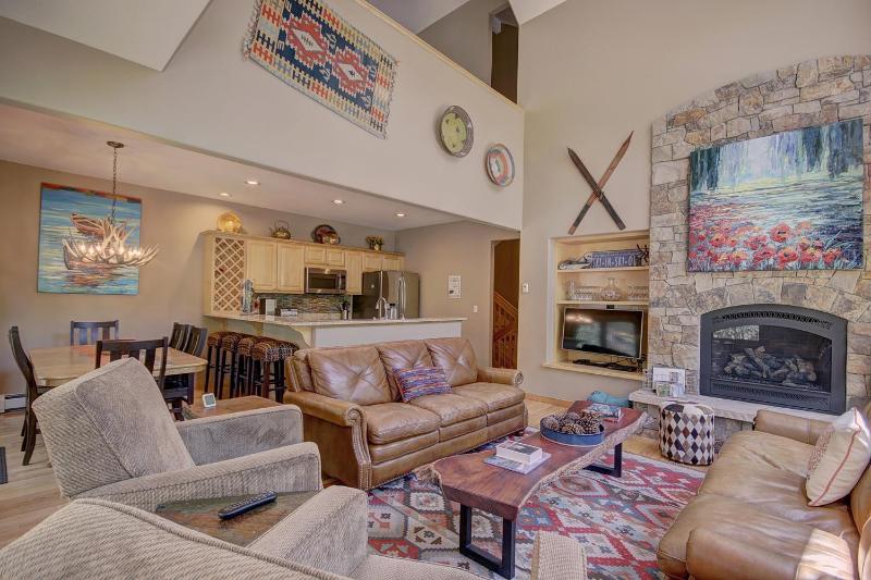 Four-Bedroom Townhouse image 2