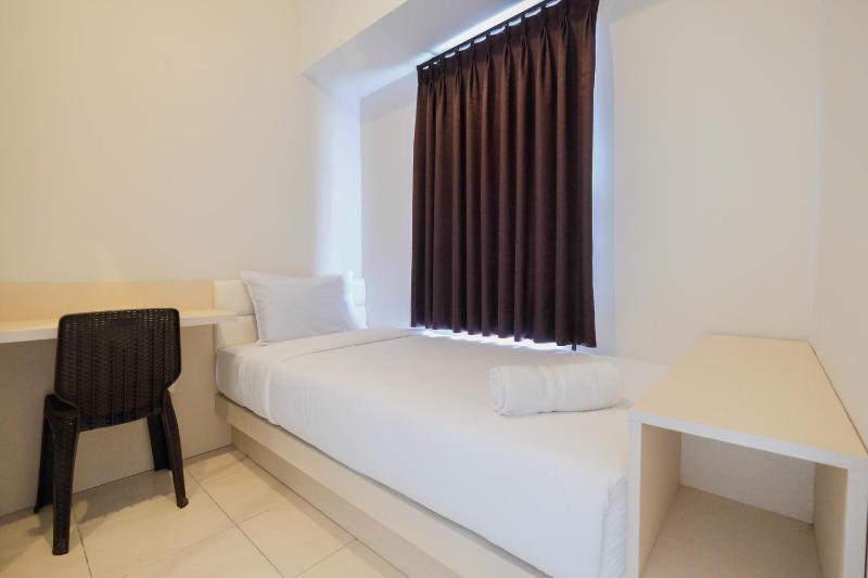 Spacious 2BR Apartment at The Springlake Summarecon Bekasi By Travelio - image 10