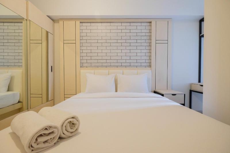 Spacious 2BR Apartment at The Springlake Summarecon Bekasi By Travelio - image 16