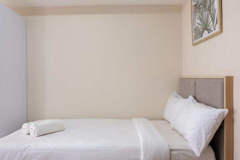 Comfy Studio Apartment with Extra Bed at M-Town Residence By Travelio - image 7