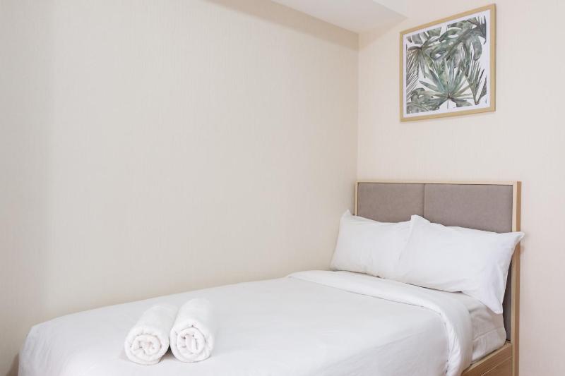 Comfy Studio Apartment with Extra Bed at M-Town Residence By Travelio - image 1