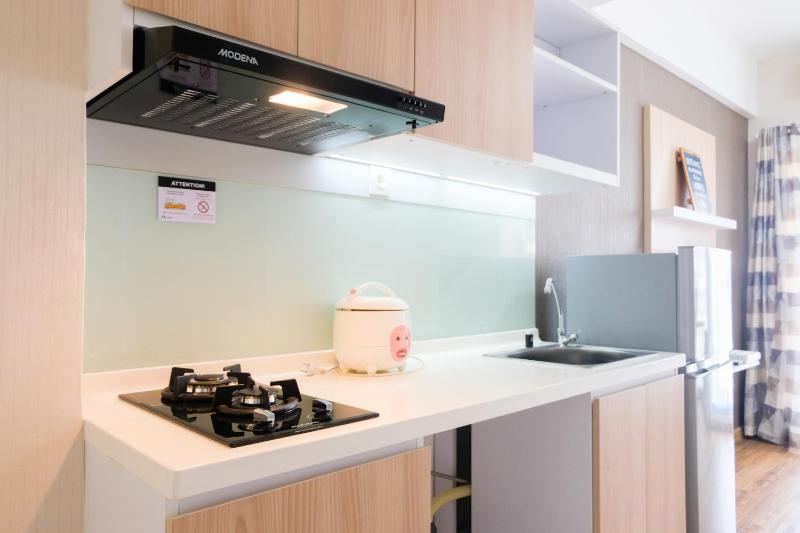 Comfy Studio Apartment with Extra Bed at M-Town Residence By Travelio - image 11