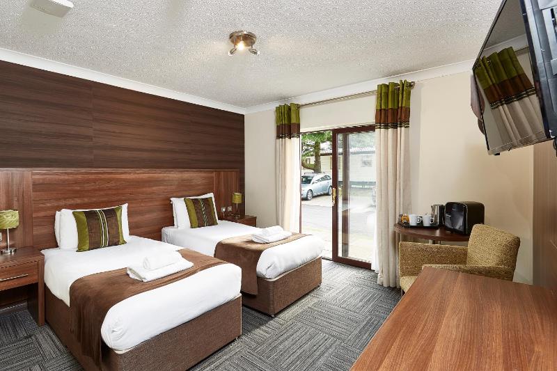 Twin Room image 3