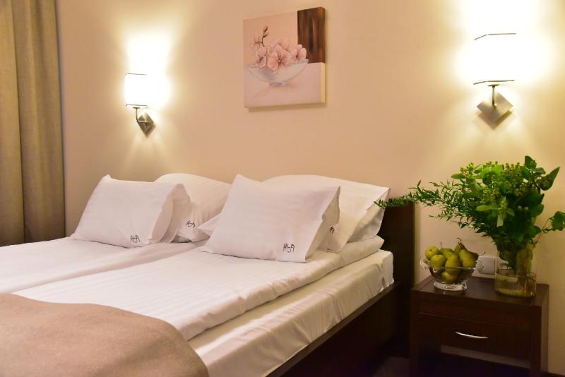 Double Room image 1