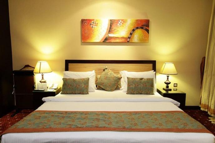 Standard Double Room image 3