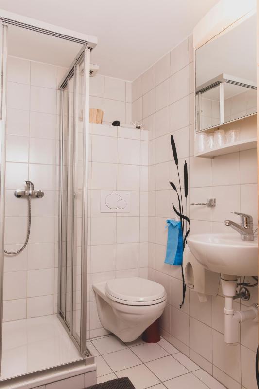 Double Room image 4