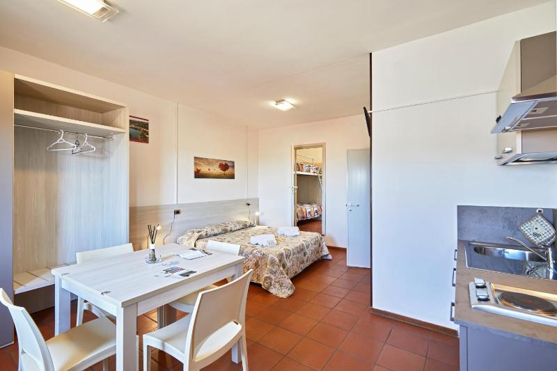 Double Room with Private Bathroom image 1
