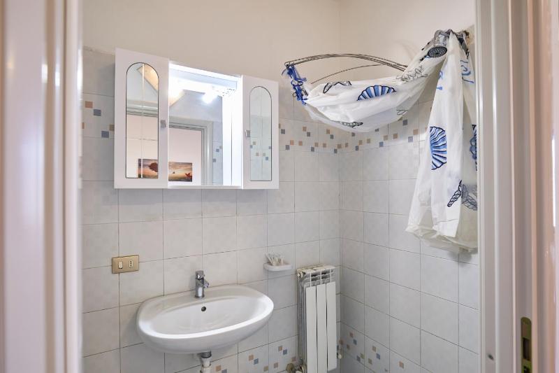 Double Room with Private Bathroom image 3