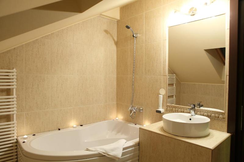 Double Room image 3