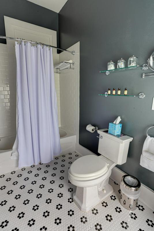 Suite with Lake View image 1