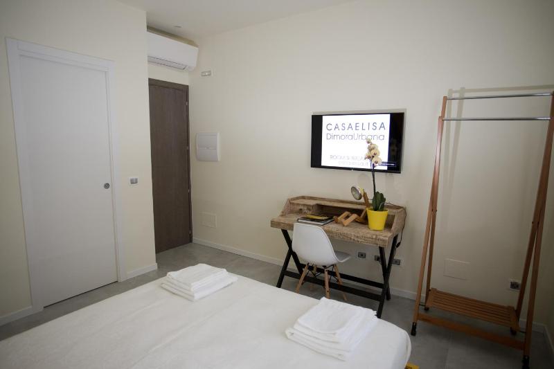 Double Room with Private Bathroom image 2