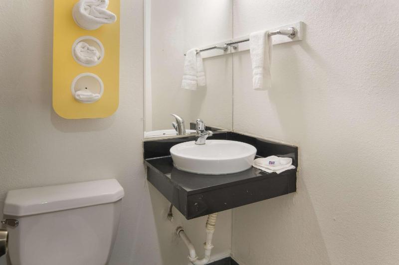 Deluxe Quadruple Room - Non-Smoking image 2