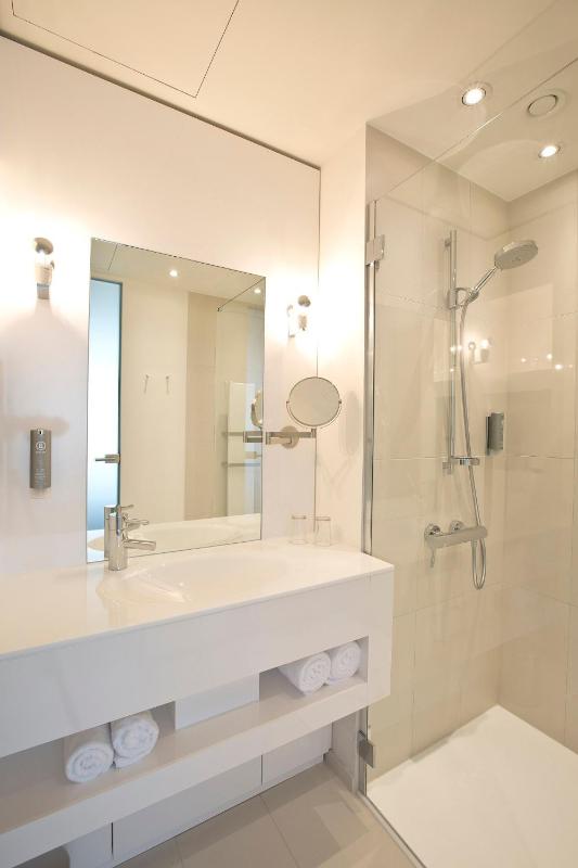 Superior Double Room image 3