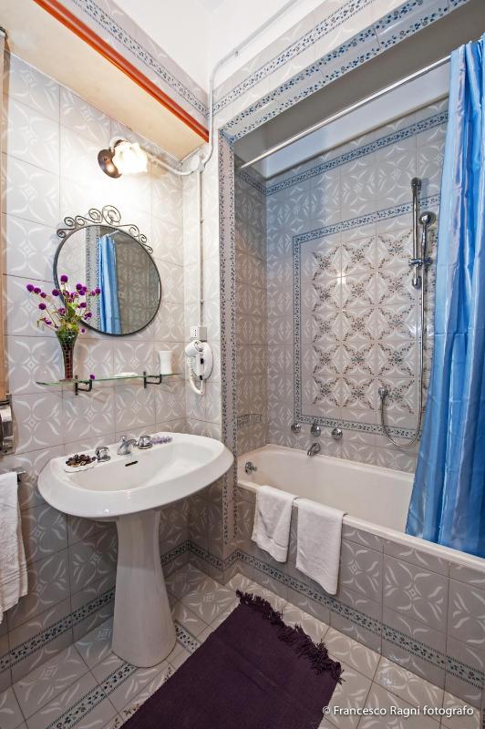 Large Double Room image 2