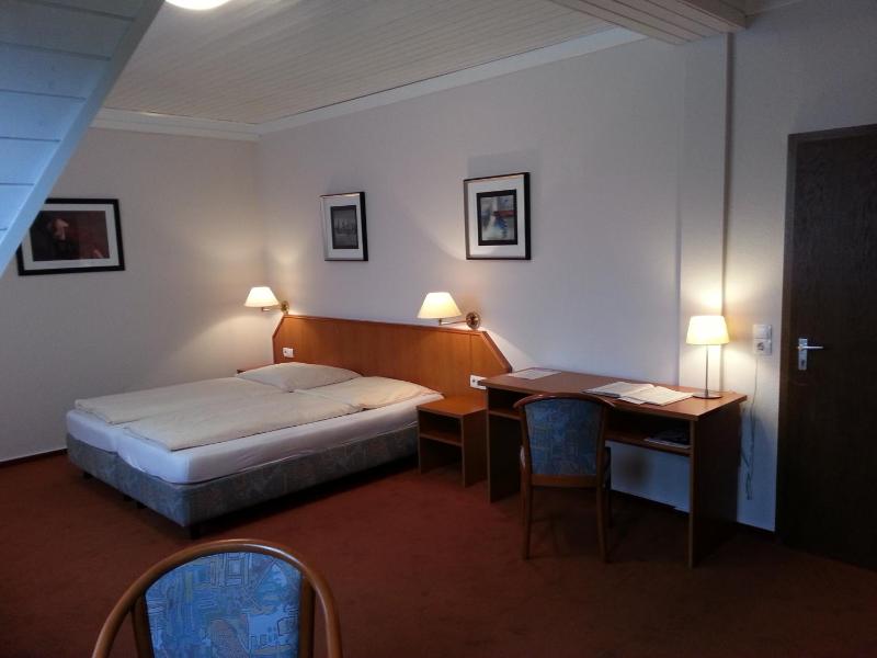 Double Room image 4